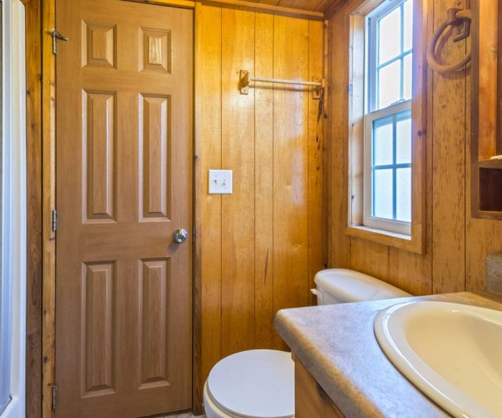 Yogi Bear Cabin Bathroom