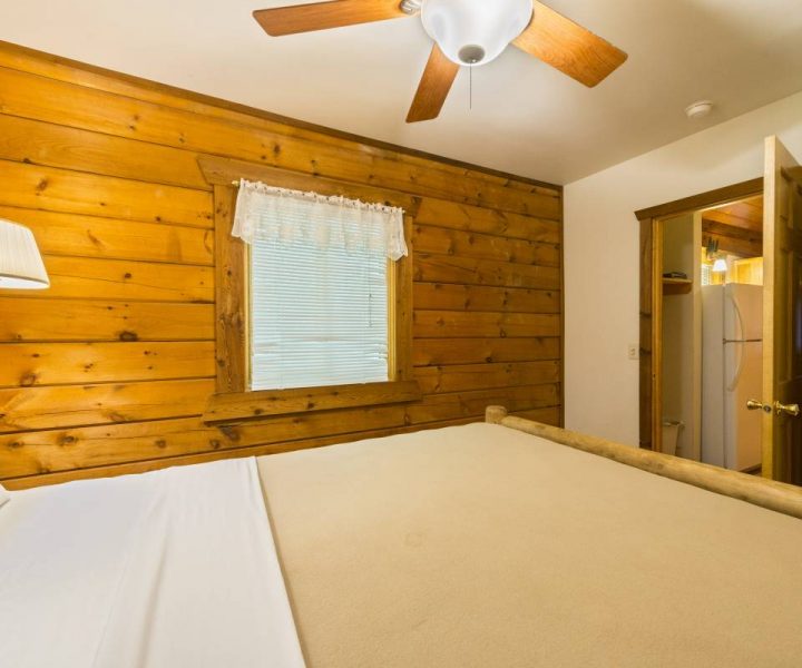 Jellystone Warrens Cabin Bedroom